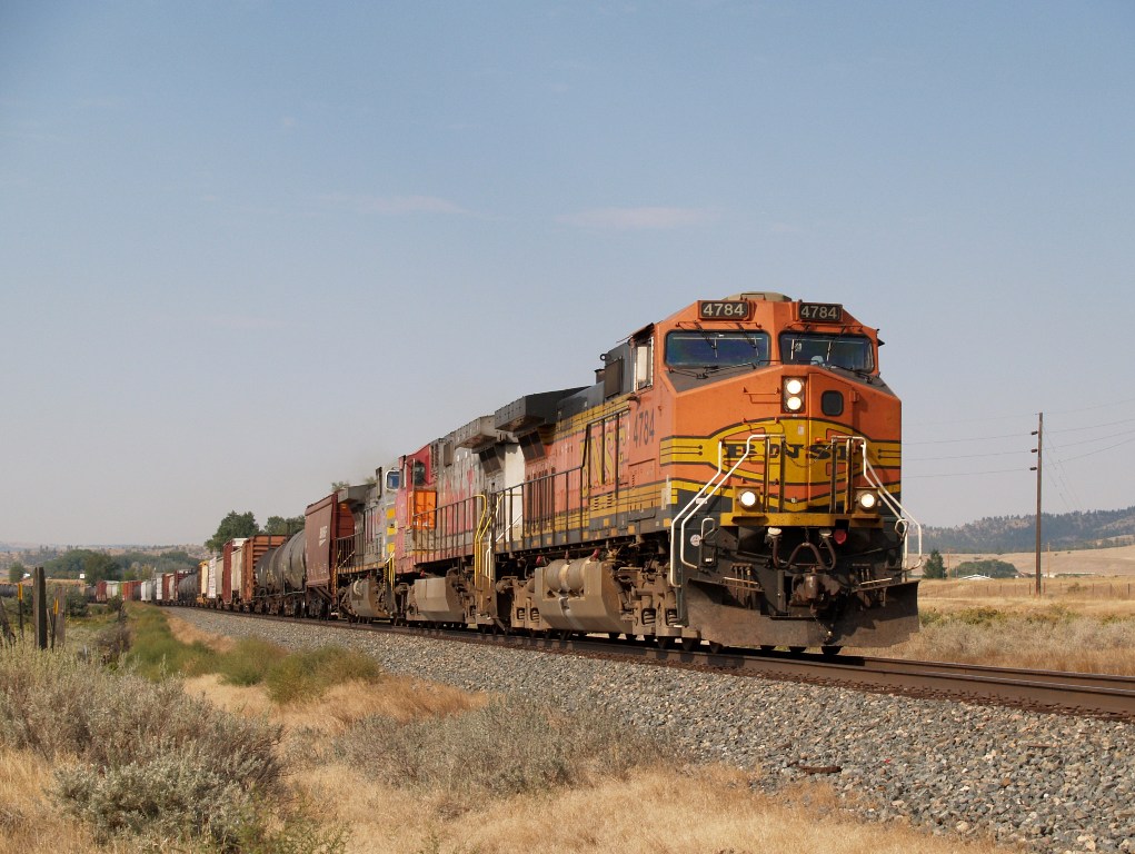 BNSF 4784